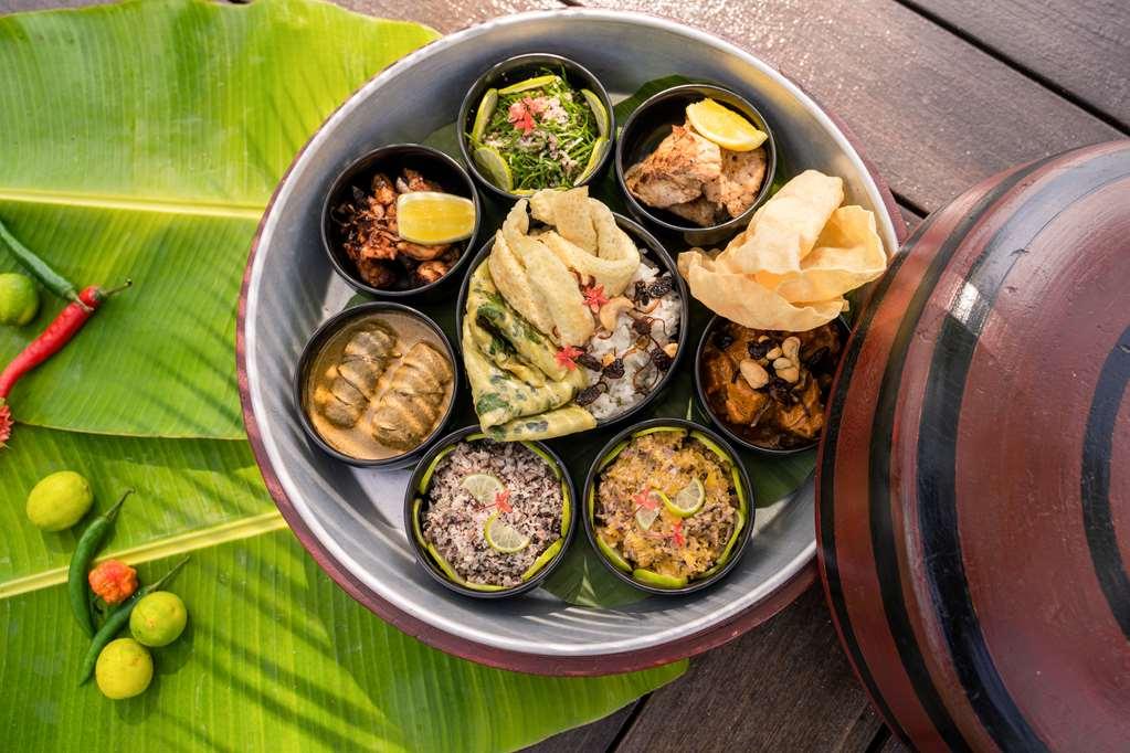 Furaveri Island Resort And Spa Muravandhoo Ristorante foto